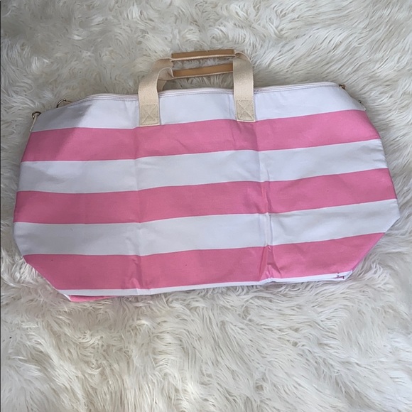 NWT! Victoria’s Secret Weekender Bag - Picture 3 of 8